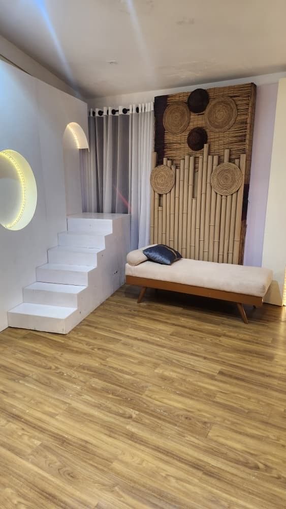 Content Studio In Leisure Mall Surulere (adeniran Ogunsanya)