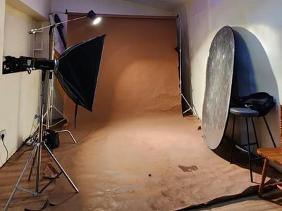 Photo Studio In Leisure Mall Surulere (adeniran Ogunsanya)